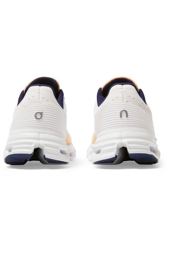 On Running Chaussure Cloudstratus off white